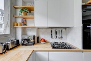 Fridge, microwave, oven, dishwasher