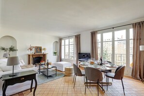 TV - 683 Suite Morgane - Superb apartment in Paris (Paris 16 Passy)