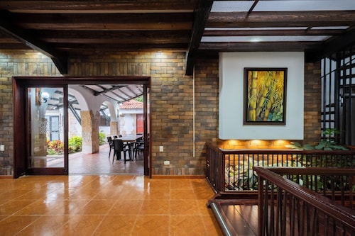 Hotel Chalet El Castillo by Majuva