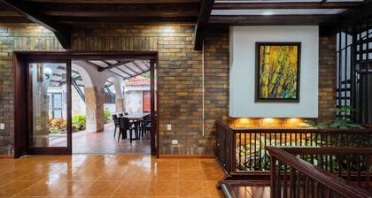 Hotel Chalet El Castillo by Majuva