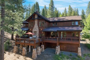 Interior - Grays Crossing by Avantstay Stunning 4bdr Cabin (Truckee)