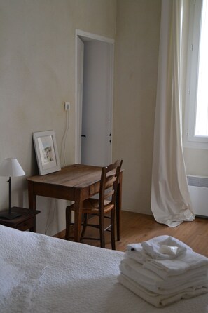 4 bedrooms, iron/ironing board, WiFi, bed sheets - Maison DE Vacances Provence (Mazan)