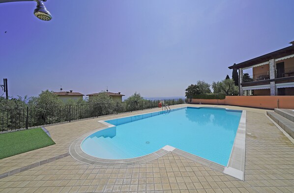 Sezonluk açık havuz 