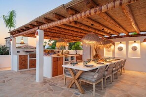 Outdoor dining - Villa Mozart (xabia)
