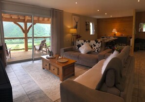 TV, books - Beautiful renovated village house in the mountains - 3 km St Lary - Camparan (Camparan)