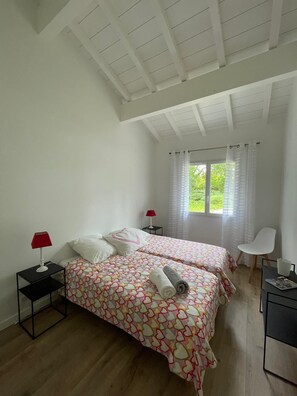4 bedrooms, iron/ironing board, WiFi, bed sheets - House in the heart of the forest (Vielle-Saint-Girons)