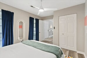 4 Schlafzimmer, Bügeleisen/Bügelbrett, WLAN, Bettwäsche