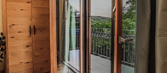 Villa Domenico: spacious holiday house with a garden and a beautiful view