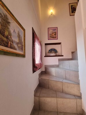Interior - CHATEAU ROSE' FAR 2 KMS FROM LAKE MAGGIORE OF INTRA (Piemonte)
