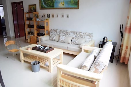 Interior. Yongding Tulou Mengtian Inn