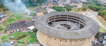 Yongding Tulou Mengtian Inn