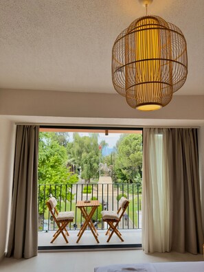 Deluxe-Doppelzimmer, Parkblick | Schreibtisch, laptopgeeigneter Arbeitsplatz, kostenloses WLAN