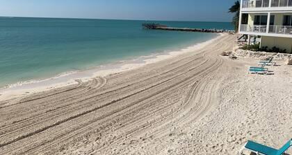Extremely Rare Private White Sand Beach Front Unit on the Ocean