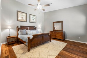 5 Schlafzimmer, BĂŒgeleisen/BĂŒgelbrett, Reisekinderbett, kostenloses WLAN