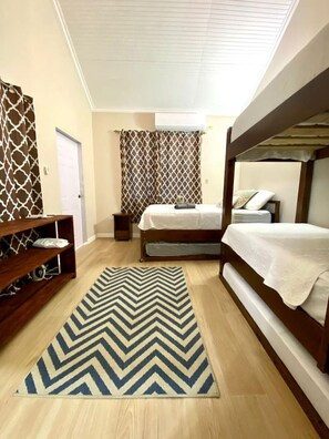 7 Schlafzimmer, Bügeleisen/Bügelbrett, WLAN, Bettwäsche