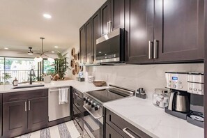 Fridge, microwave, oven, stovetop - Park Shore Resort-BLDGC#218*Amazingly remodeled* (Naples)