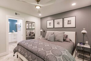 2 Schlafzimmer, Schreibtisch, Bügeleisen/Bügelbrett, Reisekinderbett