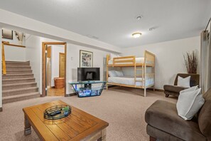 3 chambres, bureau, Wi-Fi gratuit, draps fournis