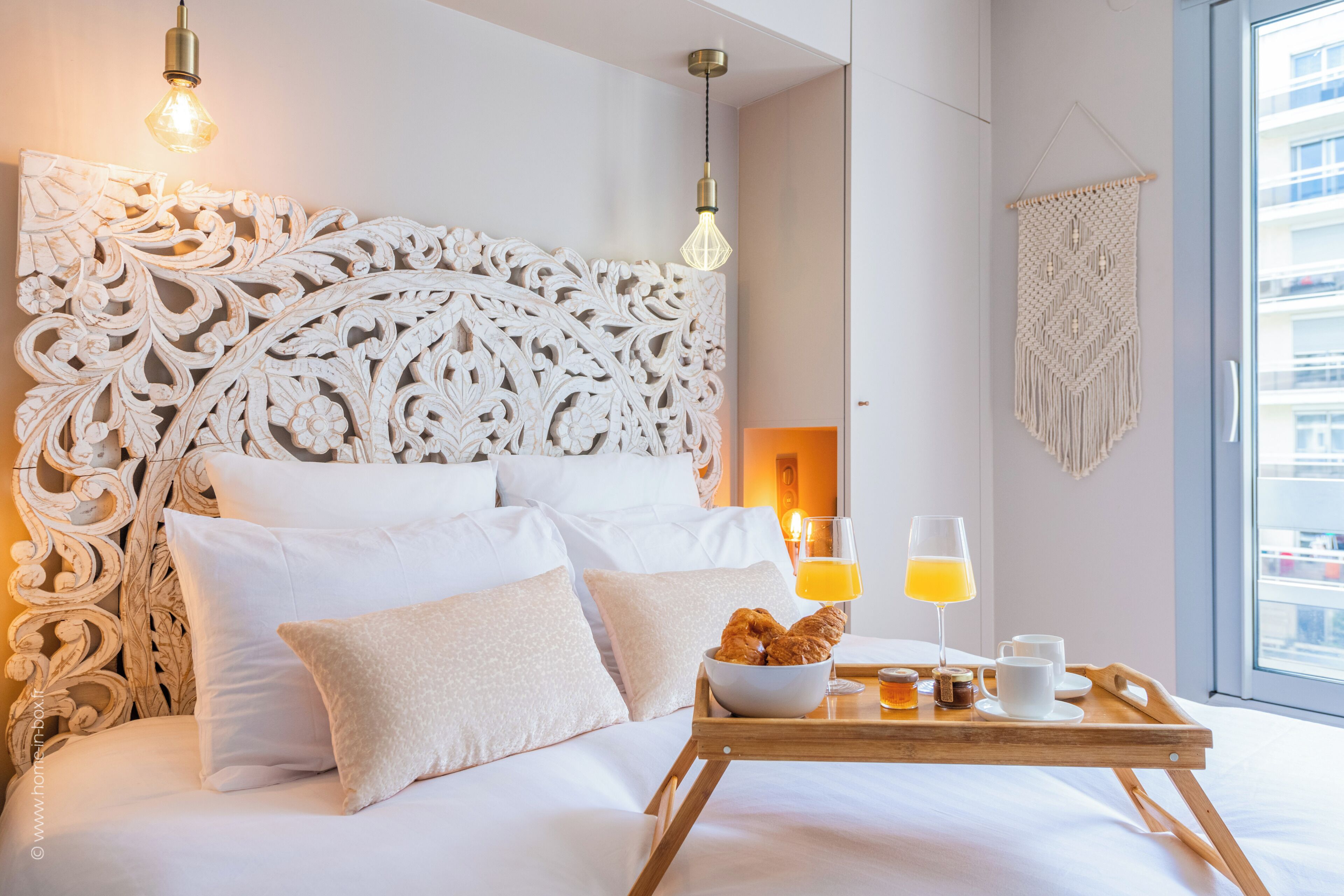 2 habitaciones, tabla de planchar con plancha y cuna de viaje 