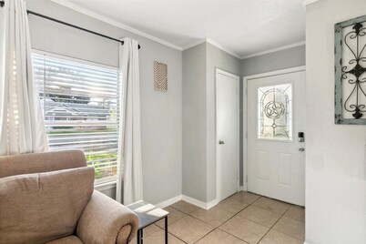 Charming 3 bedroom 2 bath home in Nederland