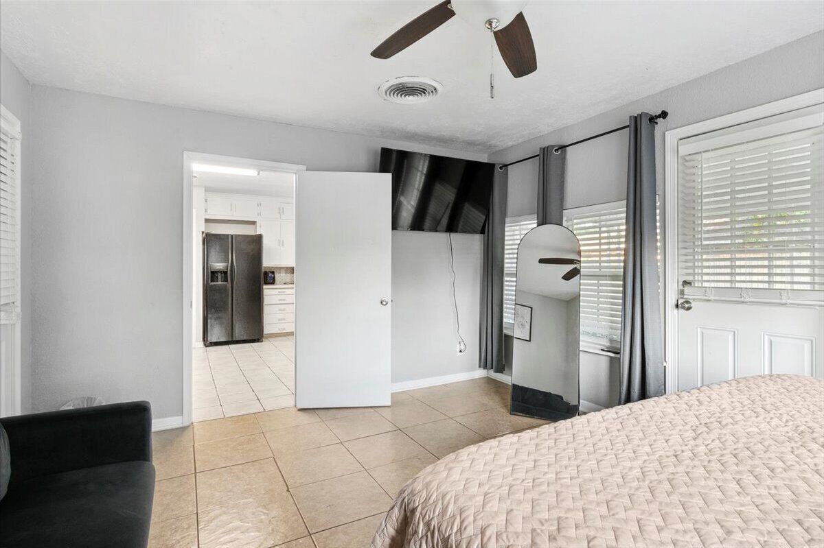 3 chambres, fer et planche à repasser, lit de bébé portatif, Wi-Fi