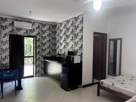 Standard Studio, Balcony, Courtyard View | Free WiFi