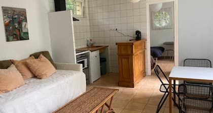 2 Bedroom Private vacation home in Auffargis