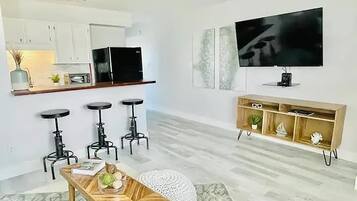 Condo, 1 King Bed (Sandy Pointe #211- Bream Island) | Living area | TV