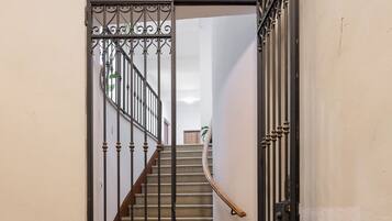 Pintu masuk interior