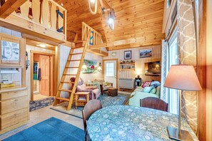 TV, DVD player - Denmark Waterfront Cabin w/ Dock & Charcoal Grill! (Denmark)