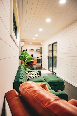 Interior - Unique Cabin on the Beechfork River, nestled in the heart of the Bourbon Trail  (Springfield)