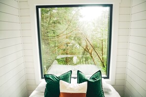 2 bedrooms, bed sheets