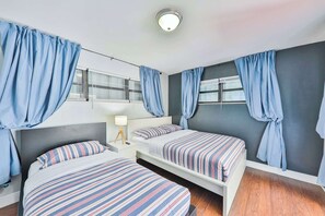 3 chambres, fer et planche à repasser, lit parapluie, Wi-Fi gratuit