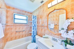 Dusche, Haartrockner, Handtücher