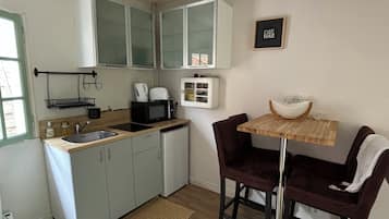 Microwave, stovetop