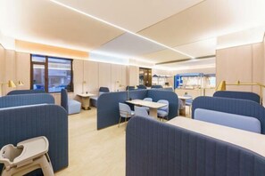 Restaurant - HanTing Hotel (Dalian Zhongshan Square Subway Station) (Dalian)