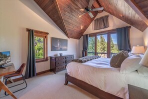 4 chambres, bureau, fer et planche à repasser, lit parapluie