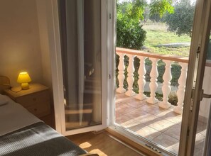 3 bedrooms, WiFi, bed sheets - Apartments Rubbi - Three Bedroom Apartment with Terrace (Vrsi)