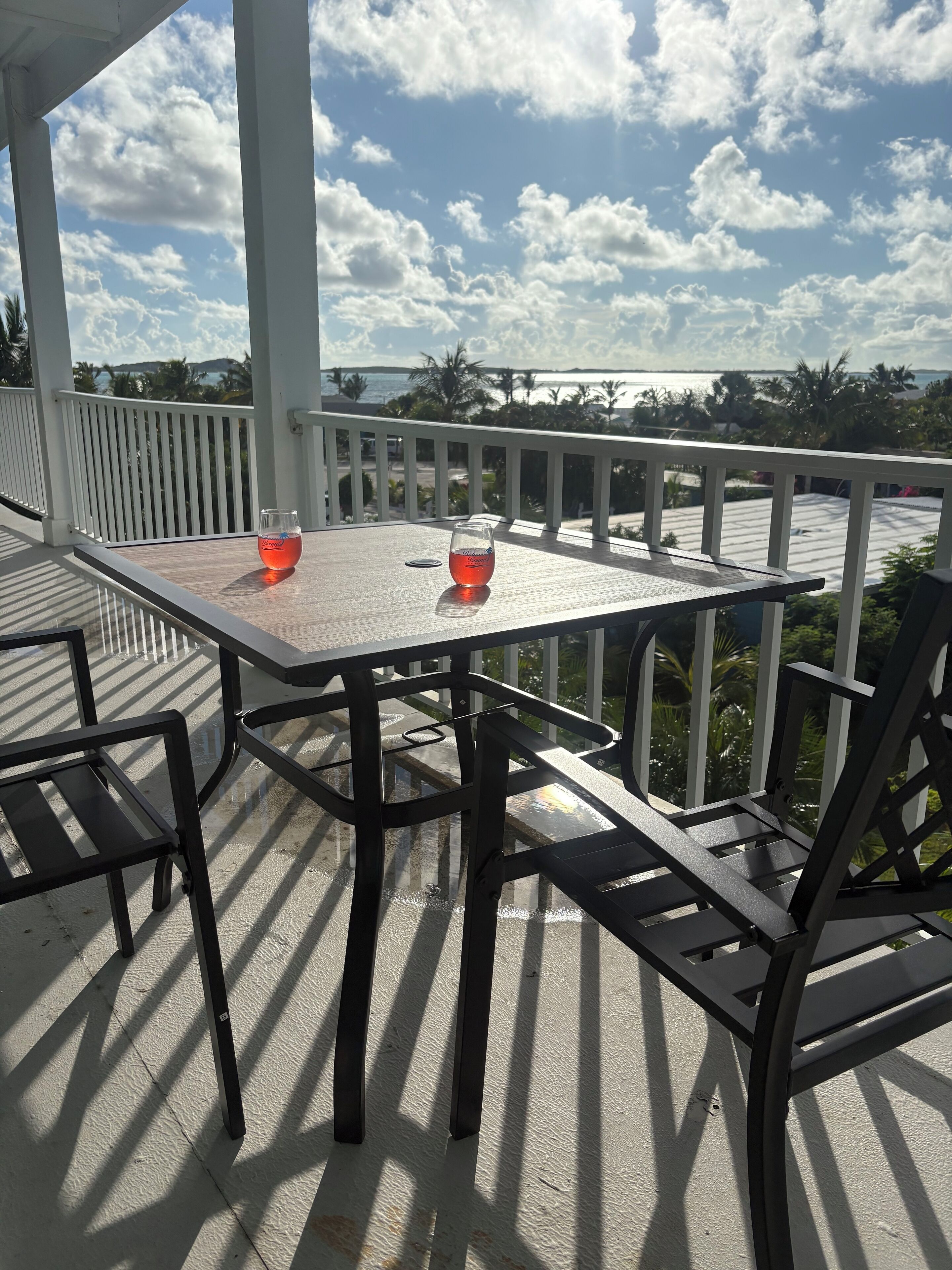 تناول  الطعام بالخارج