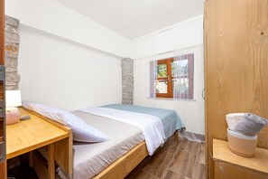 2 quartos, Wi-Fi de cortesia, roupa de cama