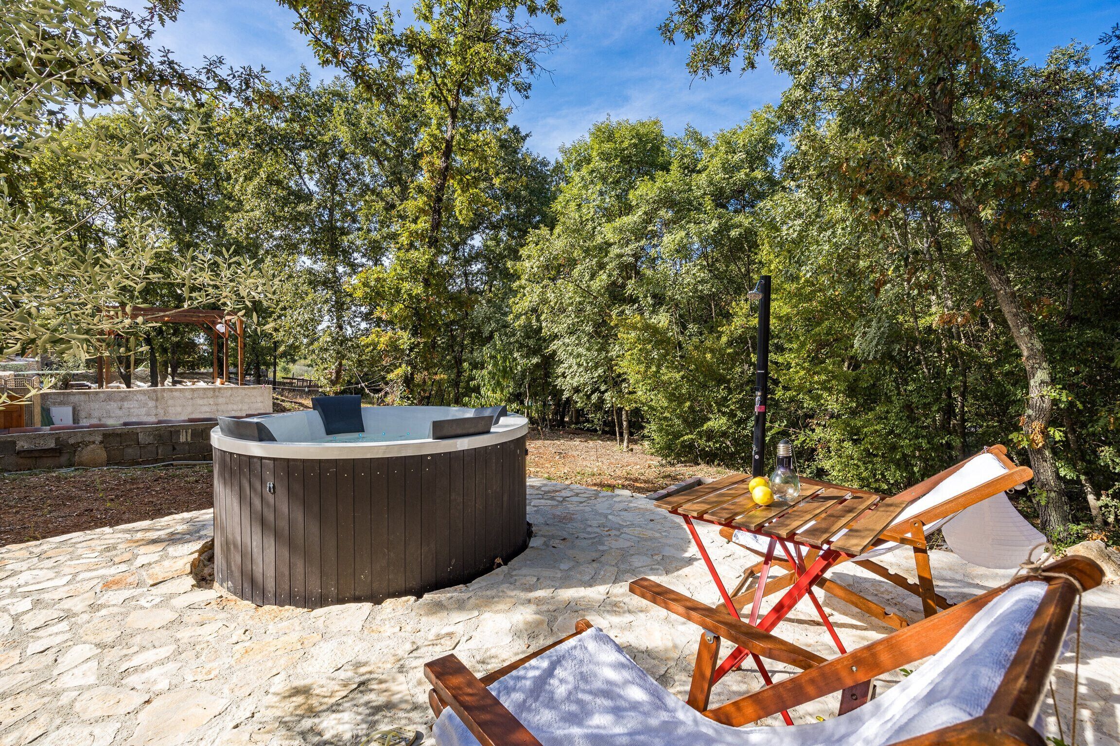 Bain à remous extérieur