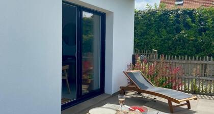 Comfortable house, 500m from the beach and 200m from coastal paths