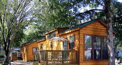 Cozy Cabin in riverfront resort