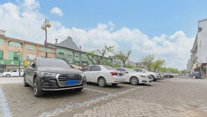 Self parking - Kuaizhilv Express Chain Hotel (Kunshan)