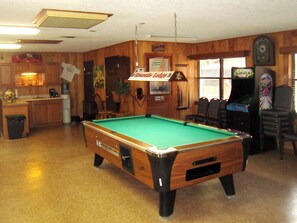 Spielezimmer