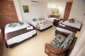 Family Room | Bed sheets - HOTEL VERANO AZUL (San Andrés)