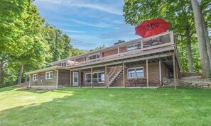 Exterior - Rustic Hills Retreat...a scenic home on beautiful lake front property. (Union City)