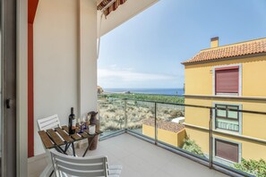 Outdoor dining - Apartment 'Casa Graham' with Sea View, Balcony and Wi-Fi (Tazacorte)