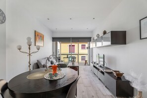 Dining - Apartment 'Casa Graham' with Sea View, Balcony and Wi-Fi (Tazacorte)