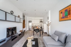 TV - Apartment 'Casa Graham' with Sea View, Balcony and Wi-Fi (Tazacorte)